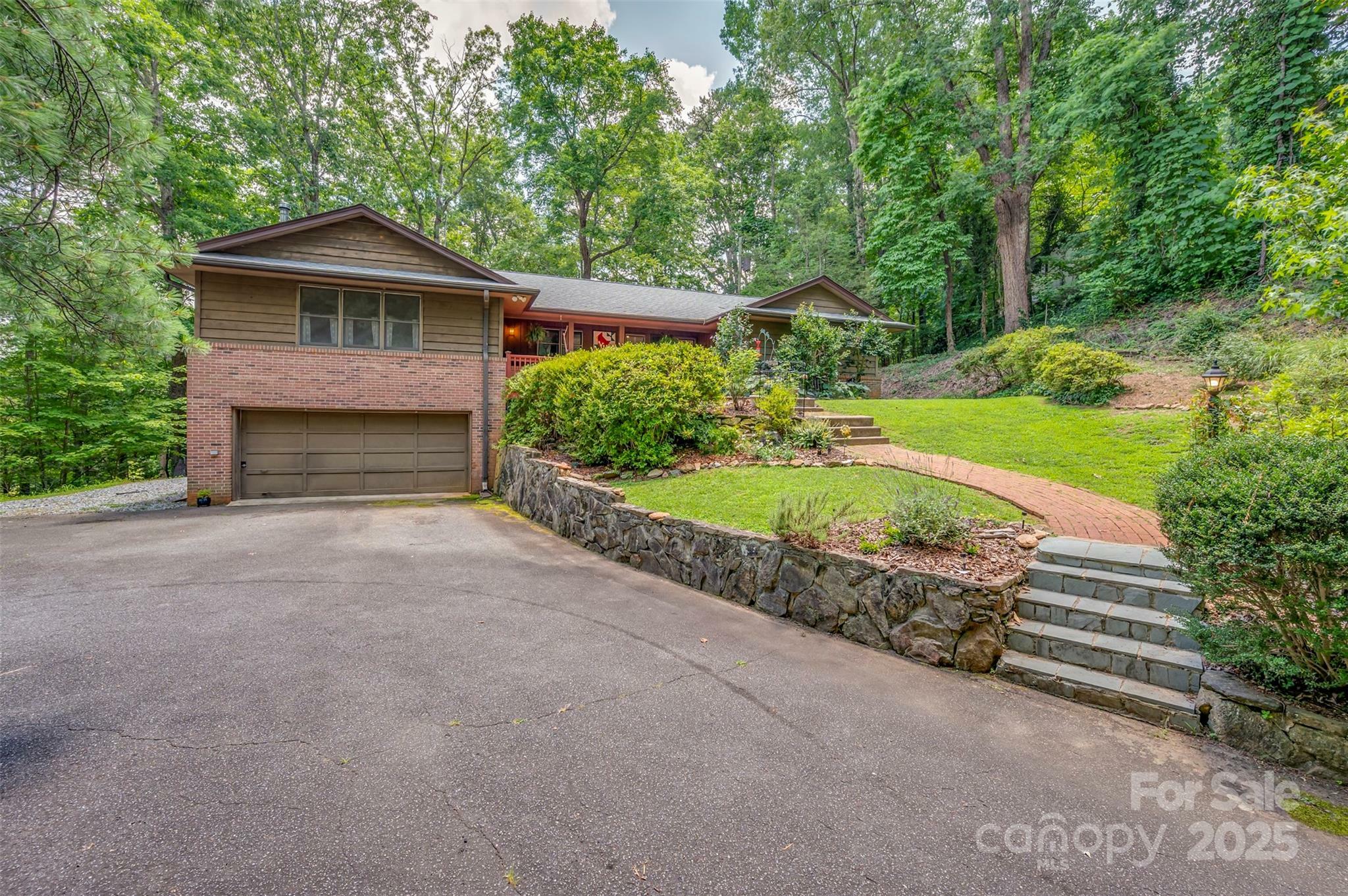 Property Photo:  467 Winners Circle  NC 28782 