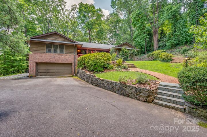 Property Photo:  467 Winners Circle  NC 28782 