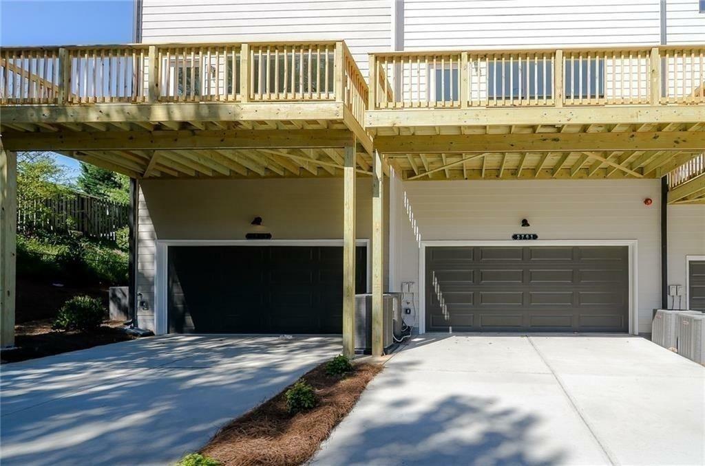 Property Photo: 2814 Woodland Terrace GA 30080