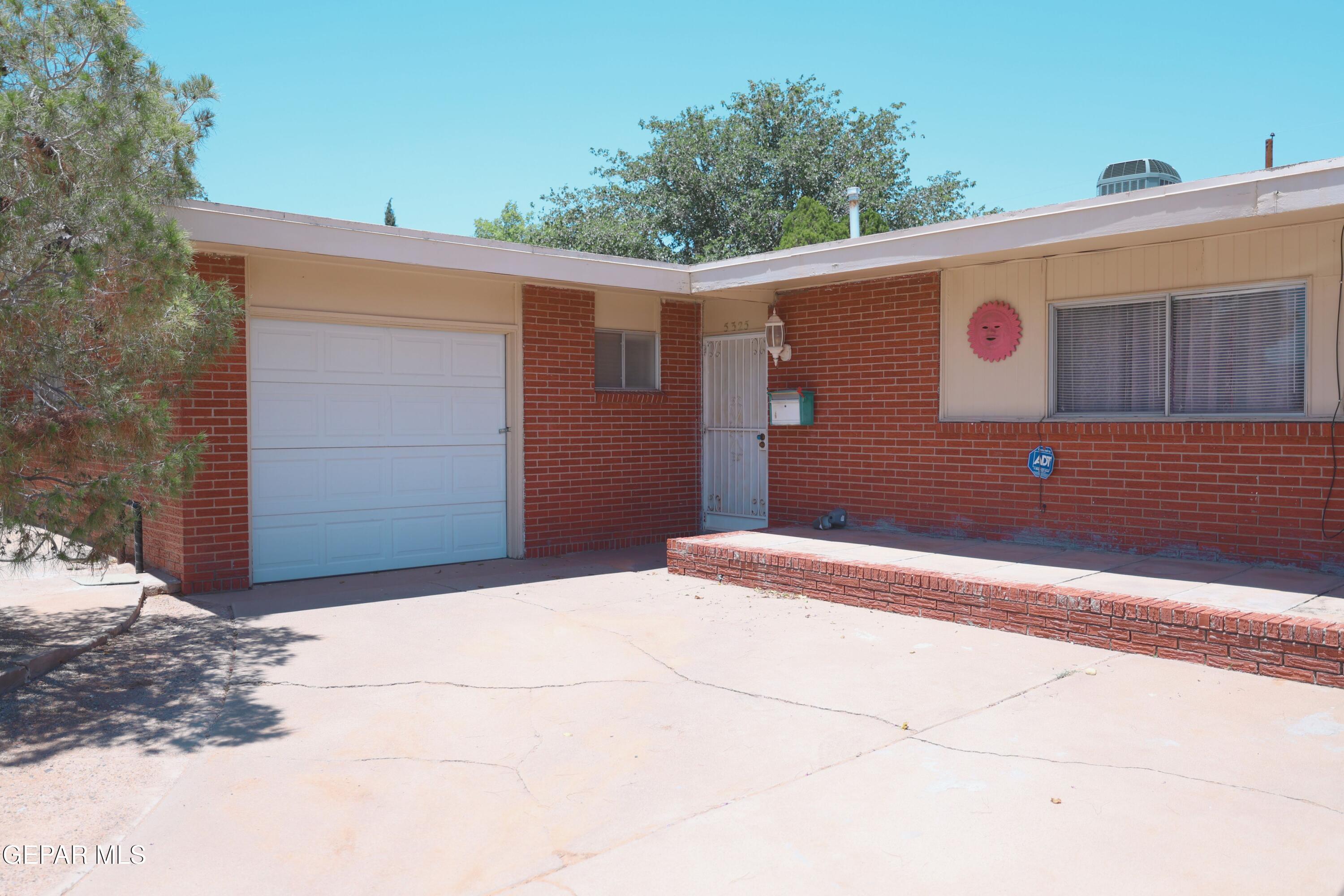 Property Photo: 5325 Fairbanks Drive TX 79924