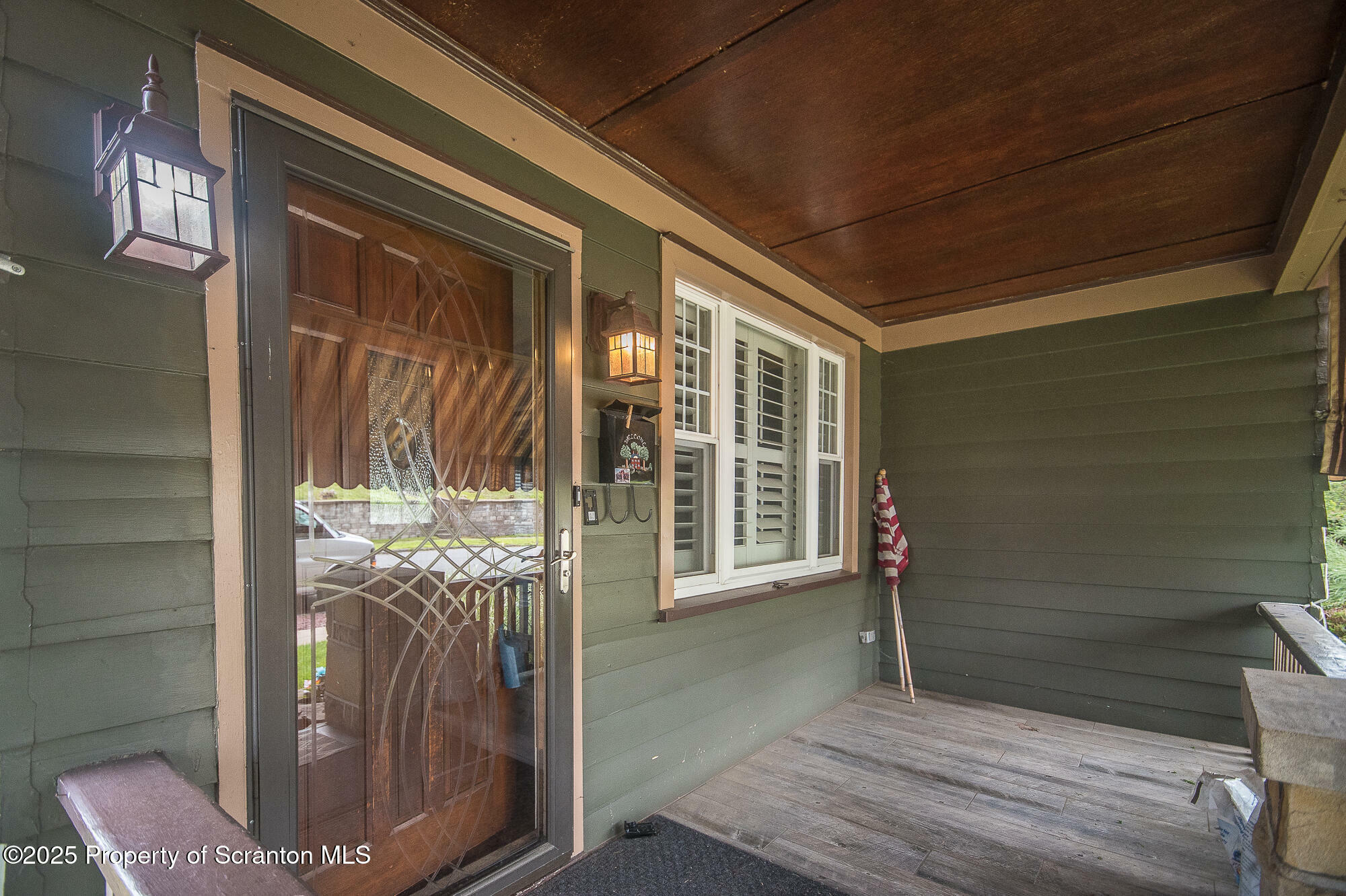 Property Photo:  324 Crown Avenue  PA 18505 