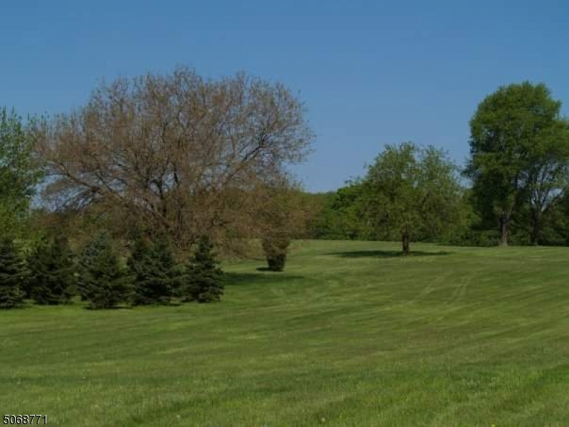 Property Photo:  3 Exmoor Dr  NJ 07945 