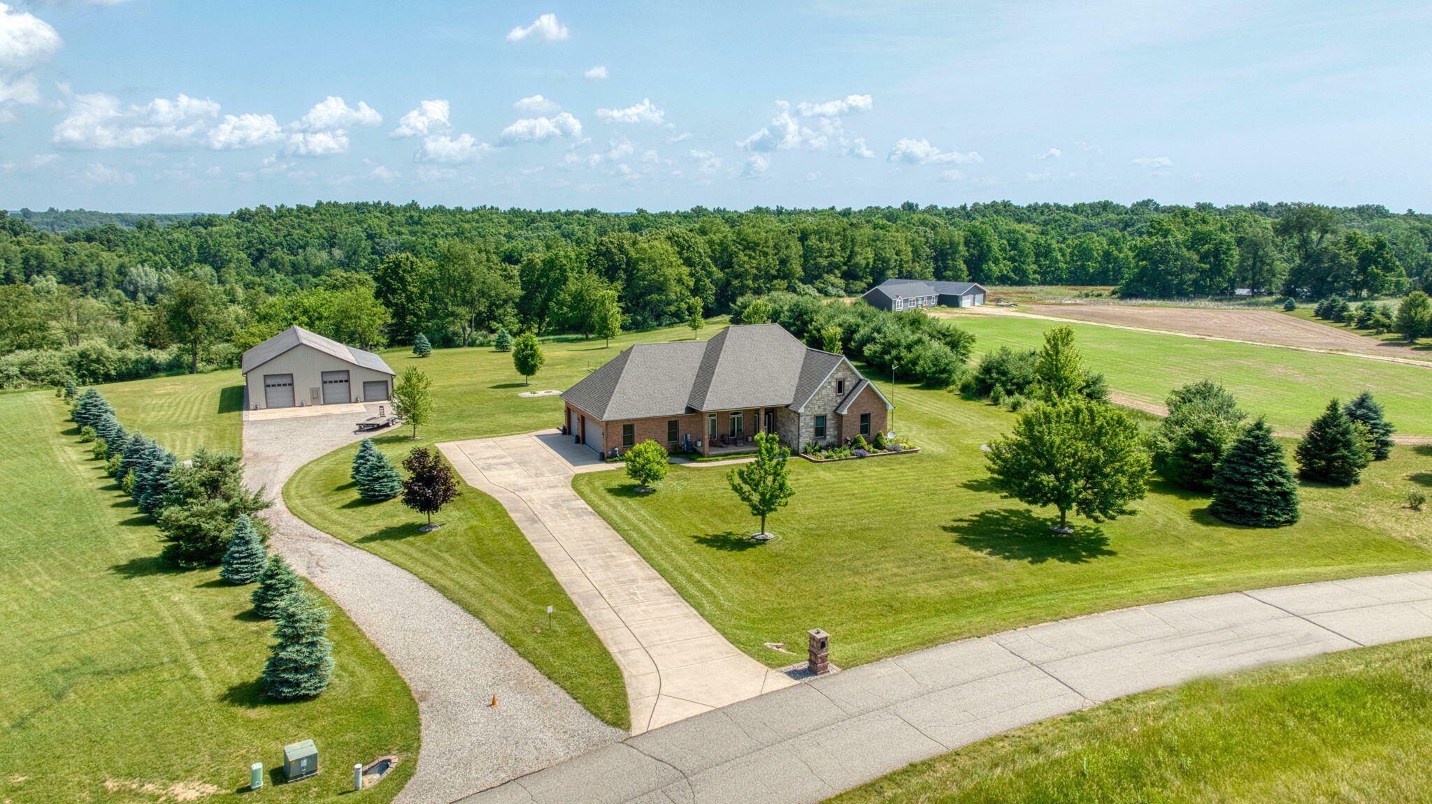 Property Photo:  17172 Country Drive  MI 48158 
