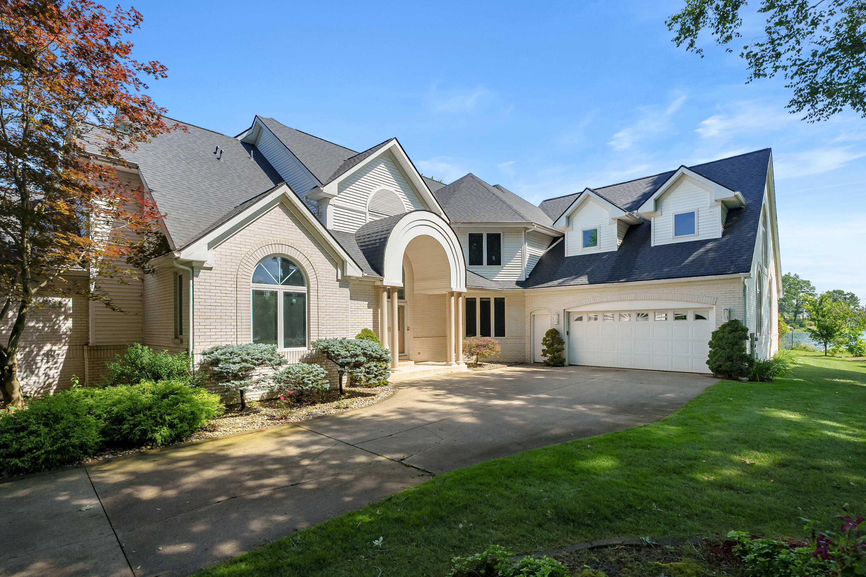 Property Photo: 711 Windamere Boulevard MI 49015