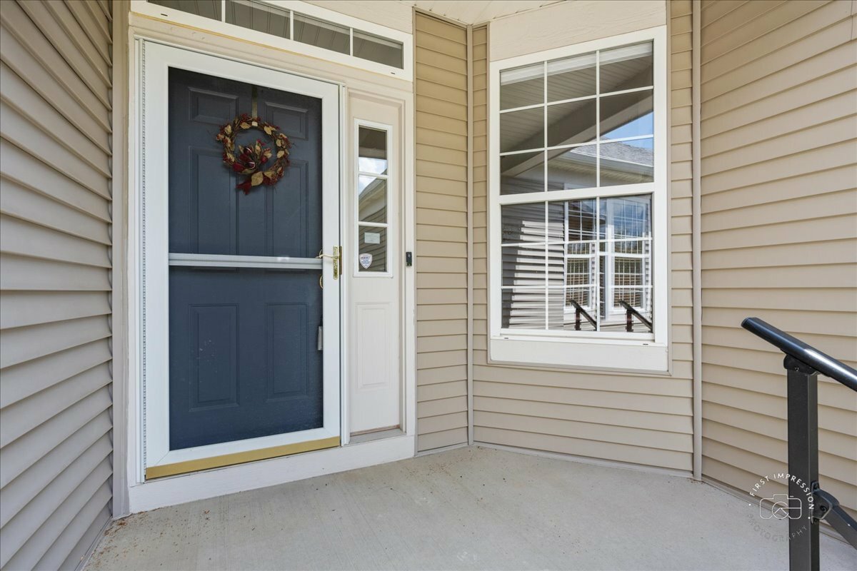 Property Photo: 2608 McDuffee Circle IL 60542