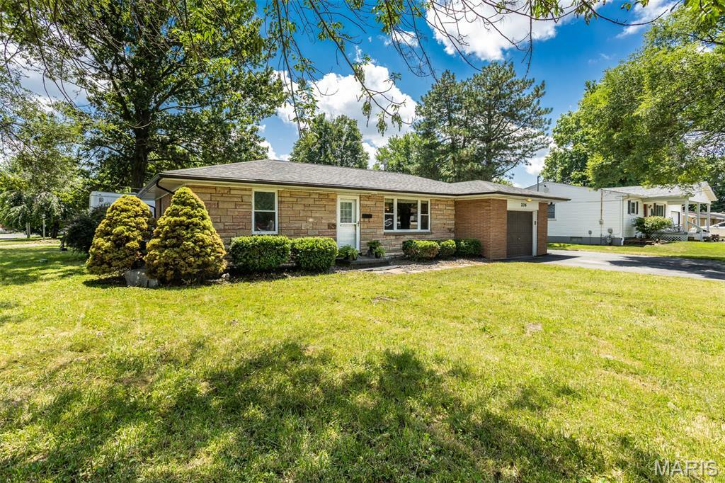 Property Photo: 206 W Bethalto Boulevard W IL 62010