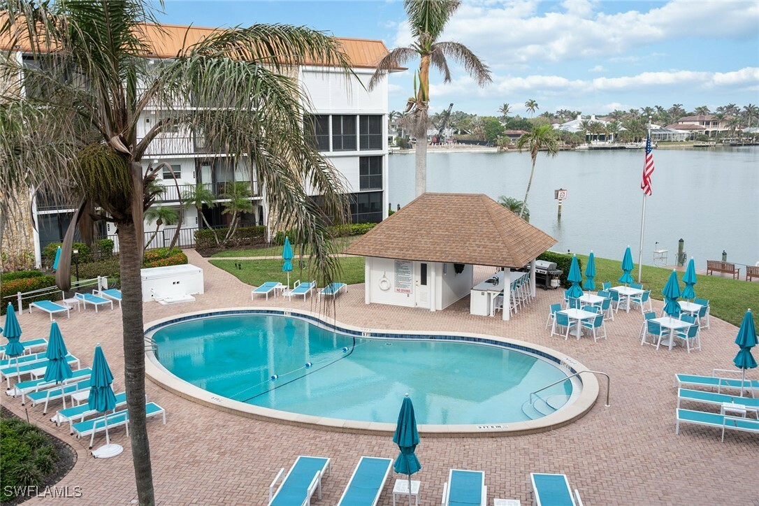 Property Photo:  2900 Gulf Shore Boulevard N 310  FL 34103 