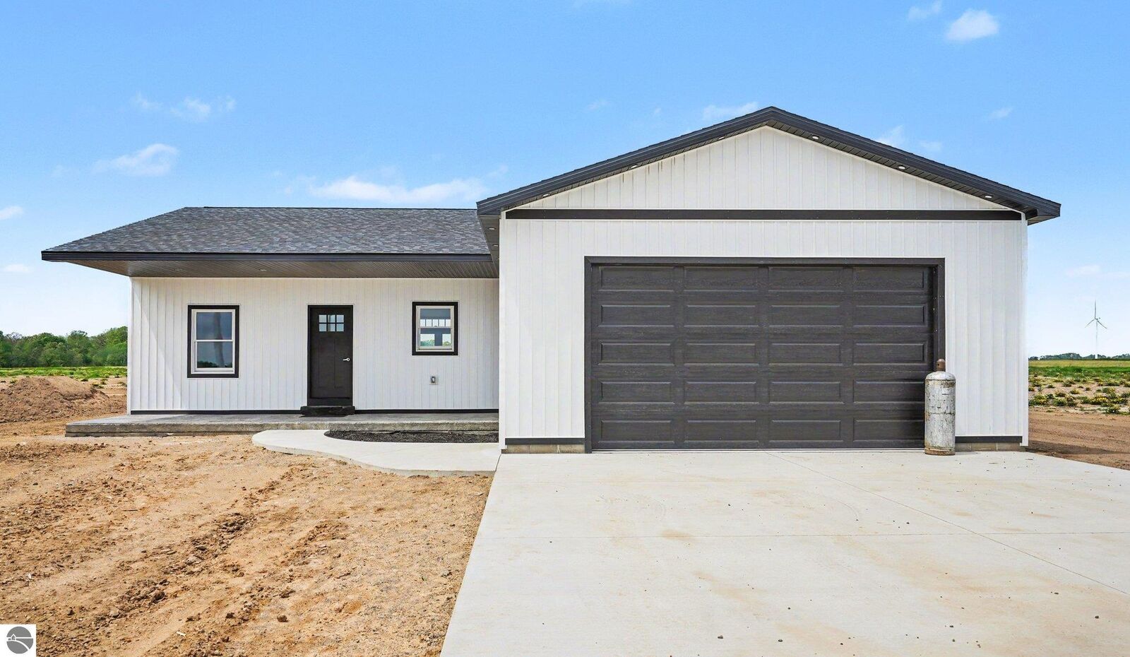 Property Photo: 881 N Winn Road MI 48858