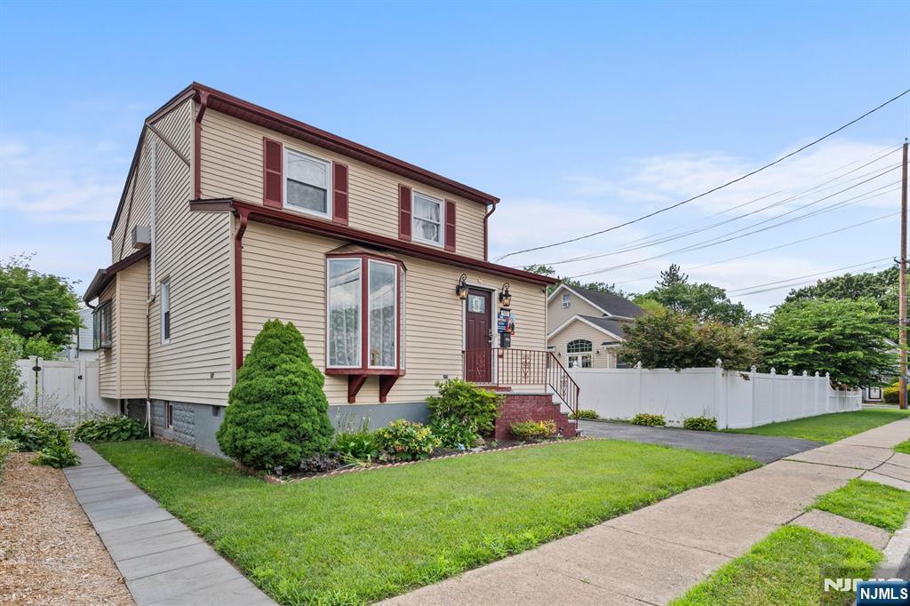 Property Photo:  145 Niagara Street  NJ 07628 