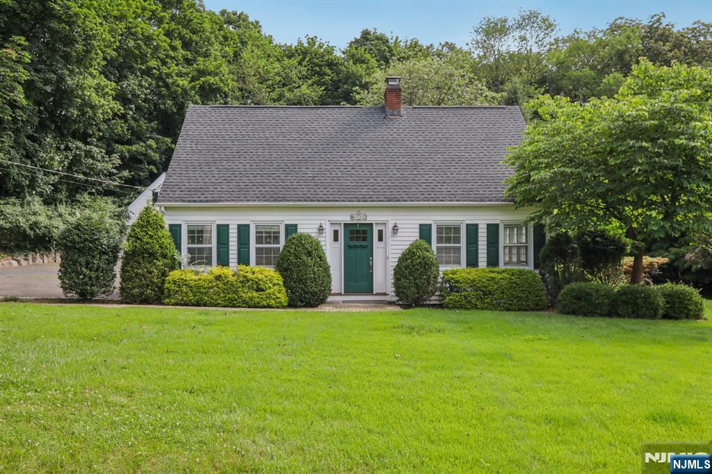Property Photo:  777 Aspen Way  NJ 07417 