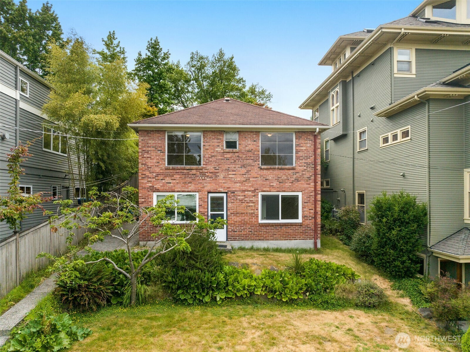 Property Photo:  1550  16th Avenue E  WA 98112 