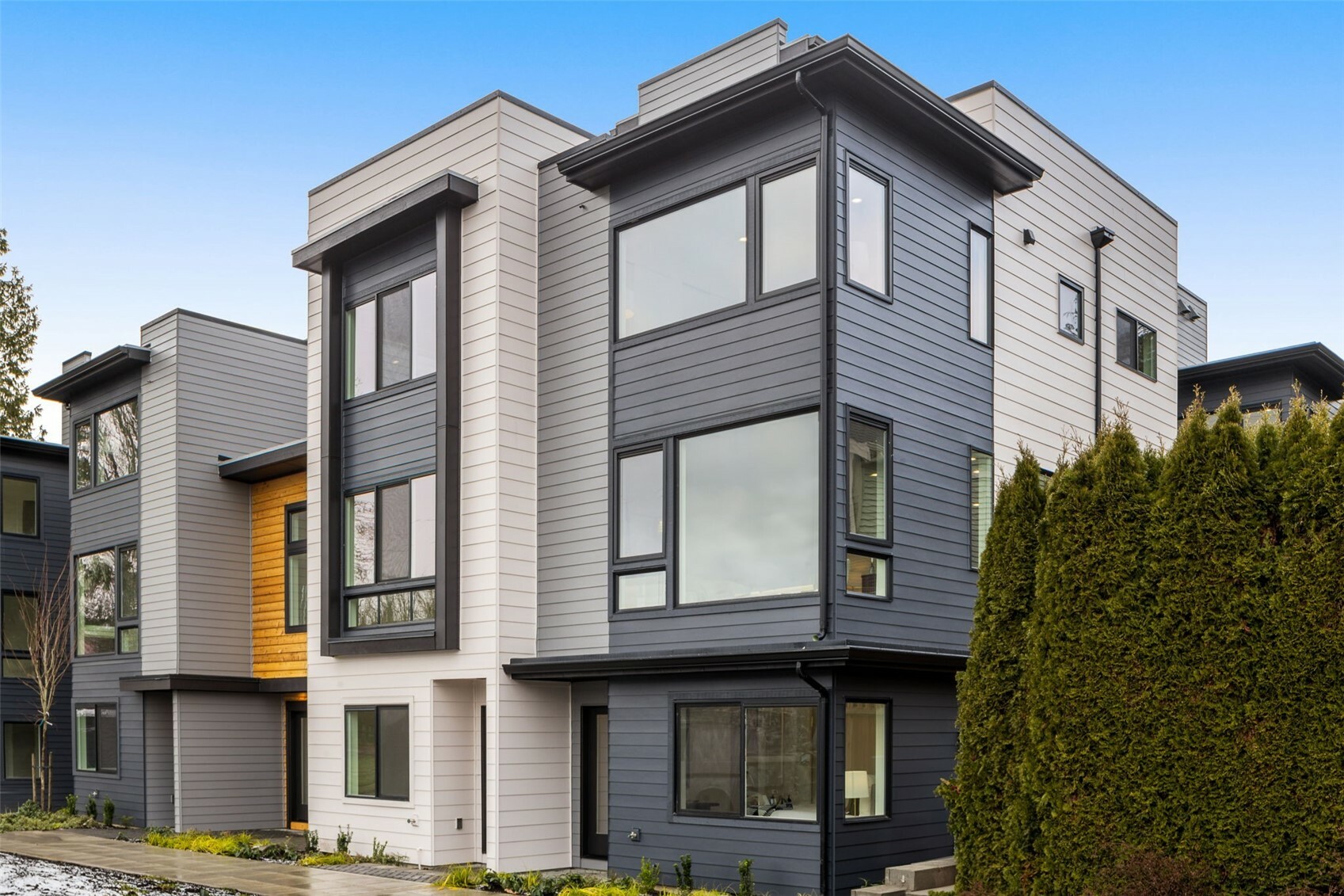 Property Photo: 9225 D 14th Avenue NW WA 98117