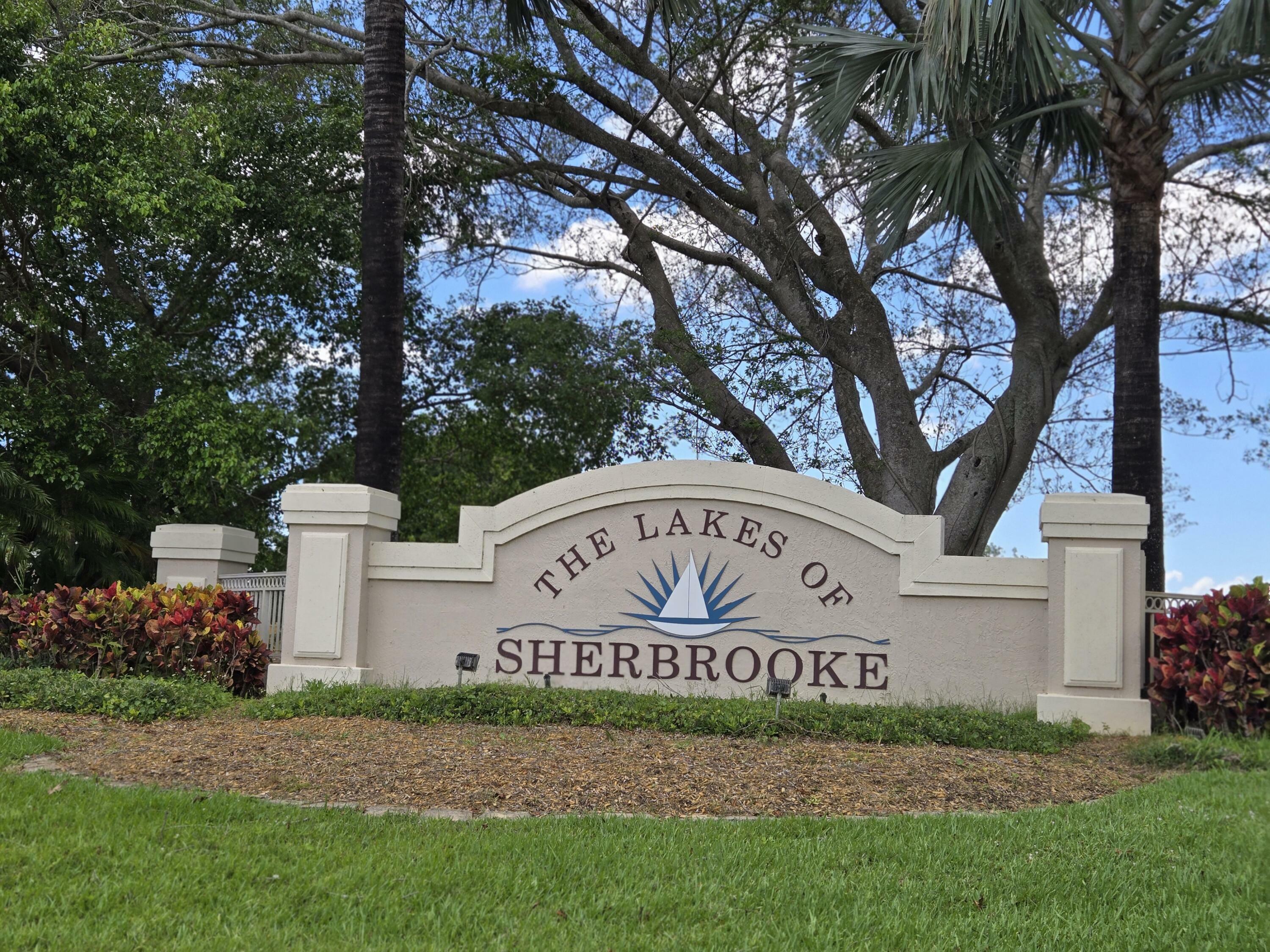 Property Photo: 8245 E Whitewood Cove E FL 33467