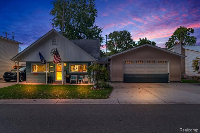 Property Photo:  3017 Elmwood Drive  MI 48059 