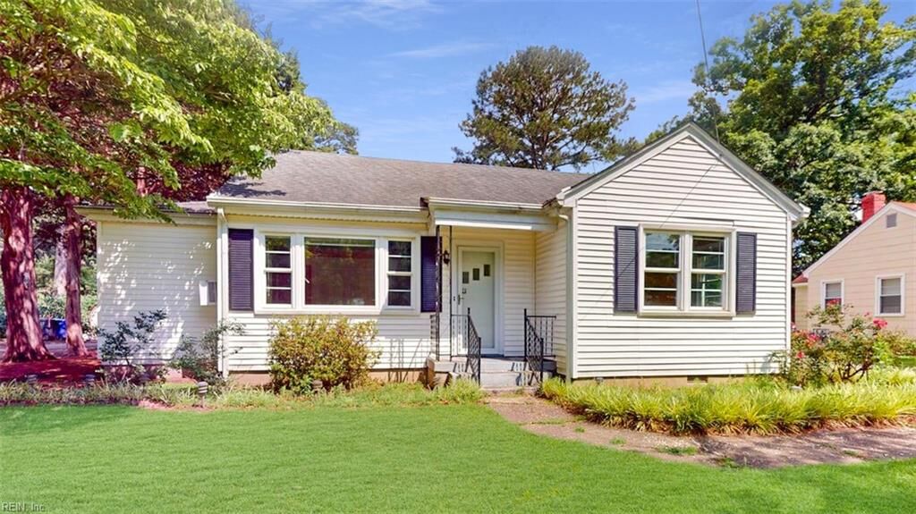 Property Photo: 1324 Wilroy Rd VA 23434