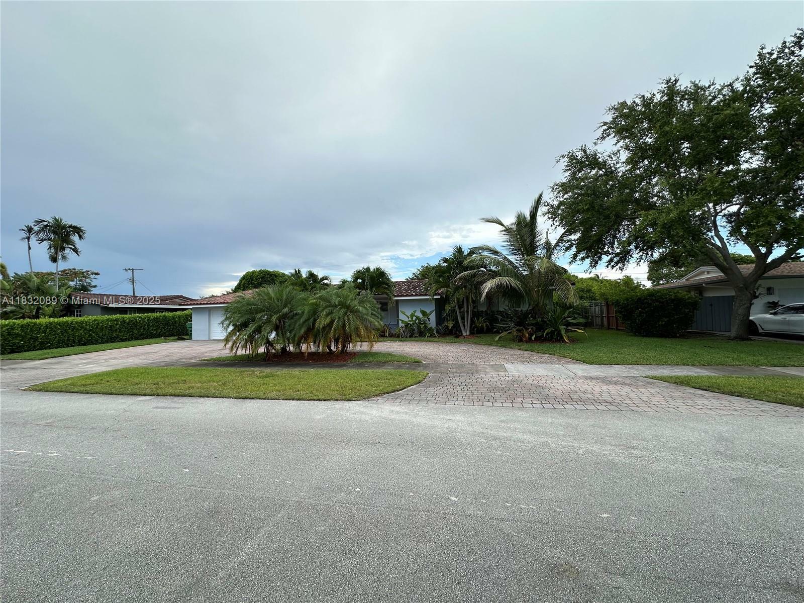 Property Photo:  8821 SW 87th St  FL 33173 