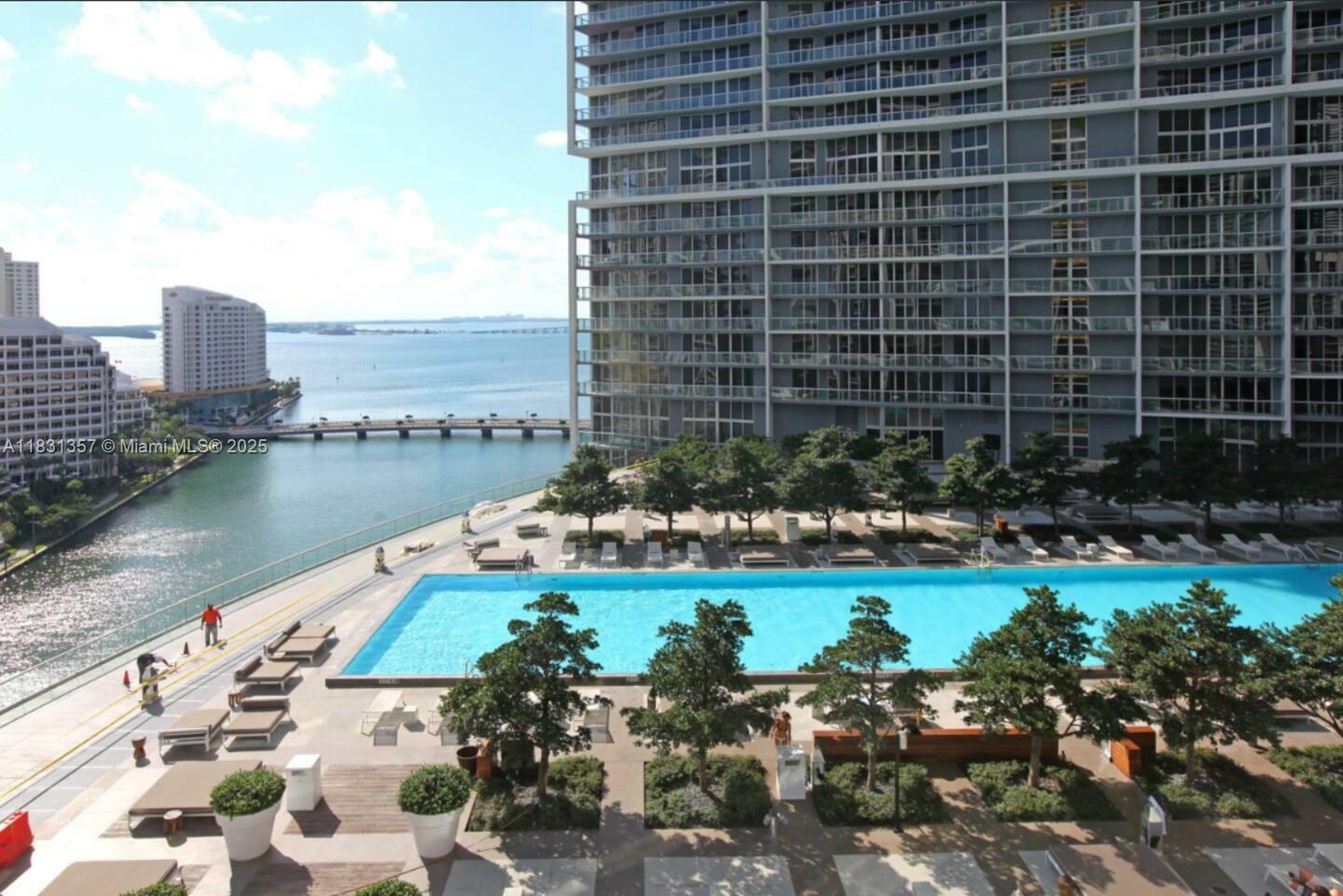Property Photo:  485 Brickell Ave 2006  FL 33131 