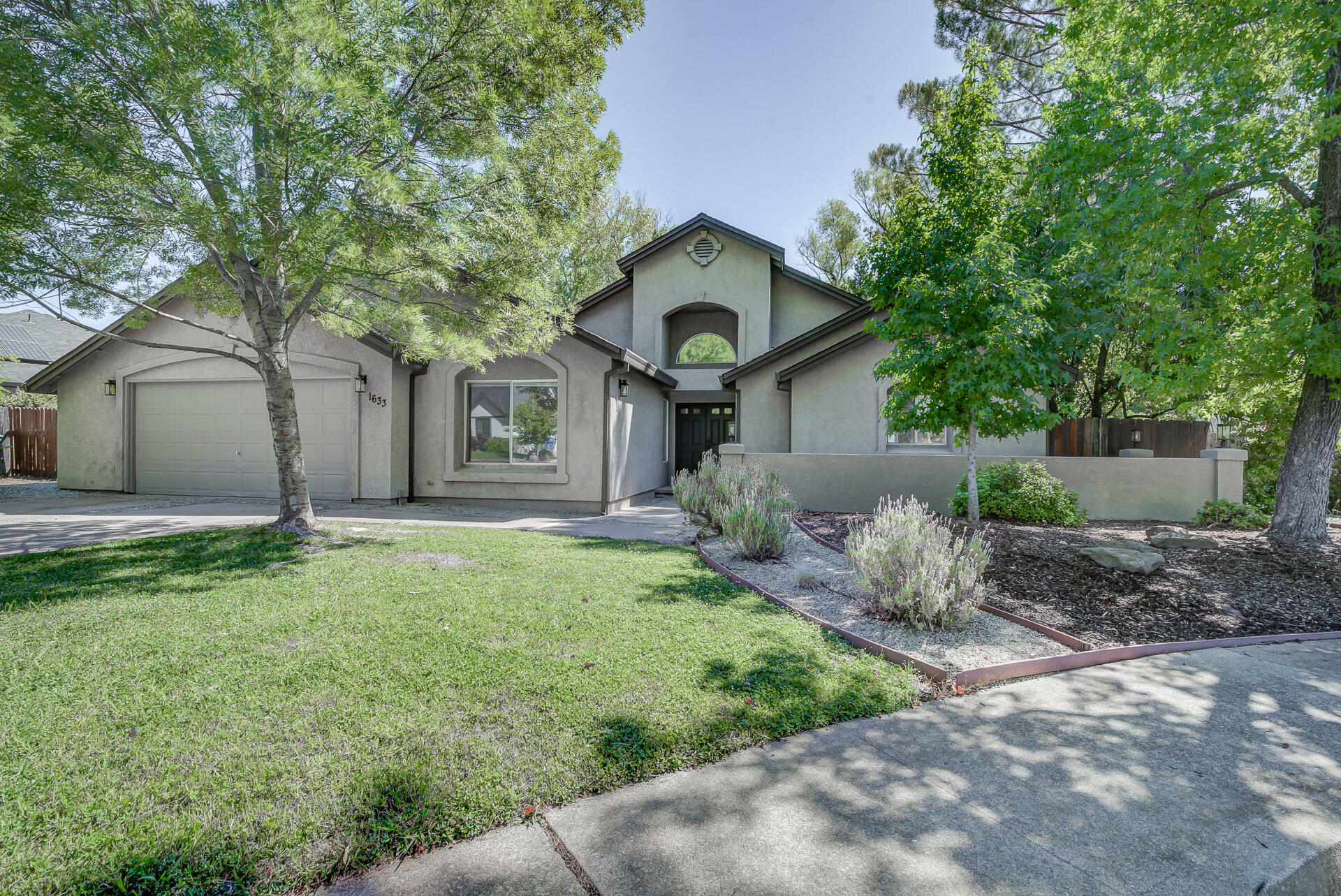 1633 Wee Burn Court  Redding CA 96003 photo