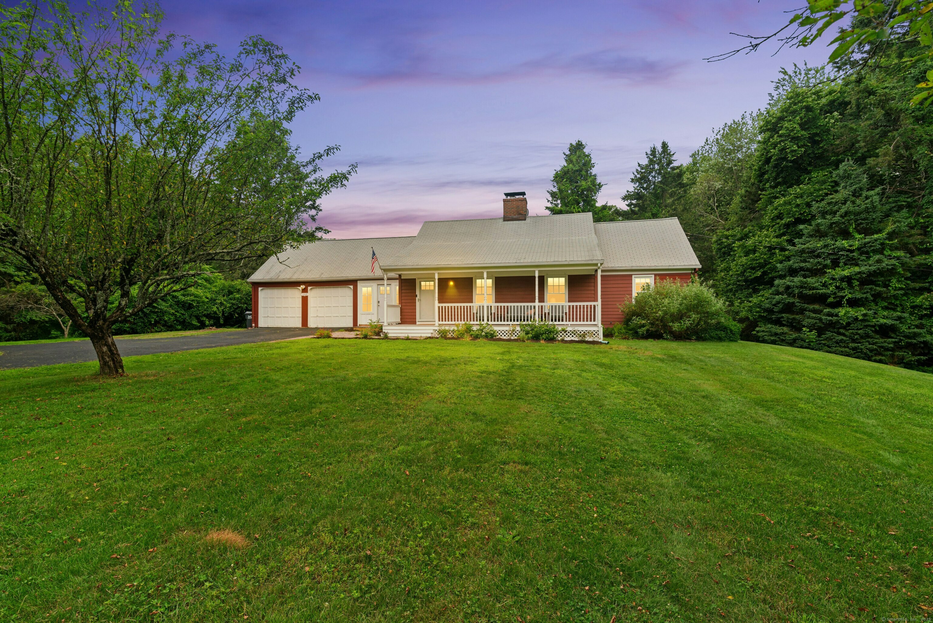 Property Photo: 1027 Monroe Turnpike CT 06468