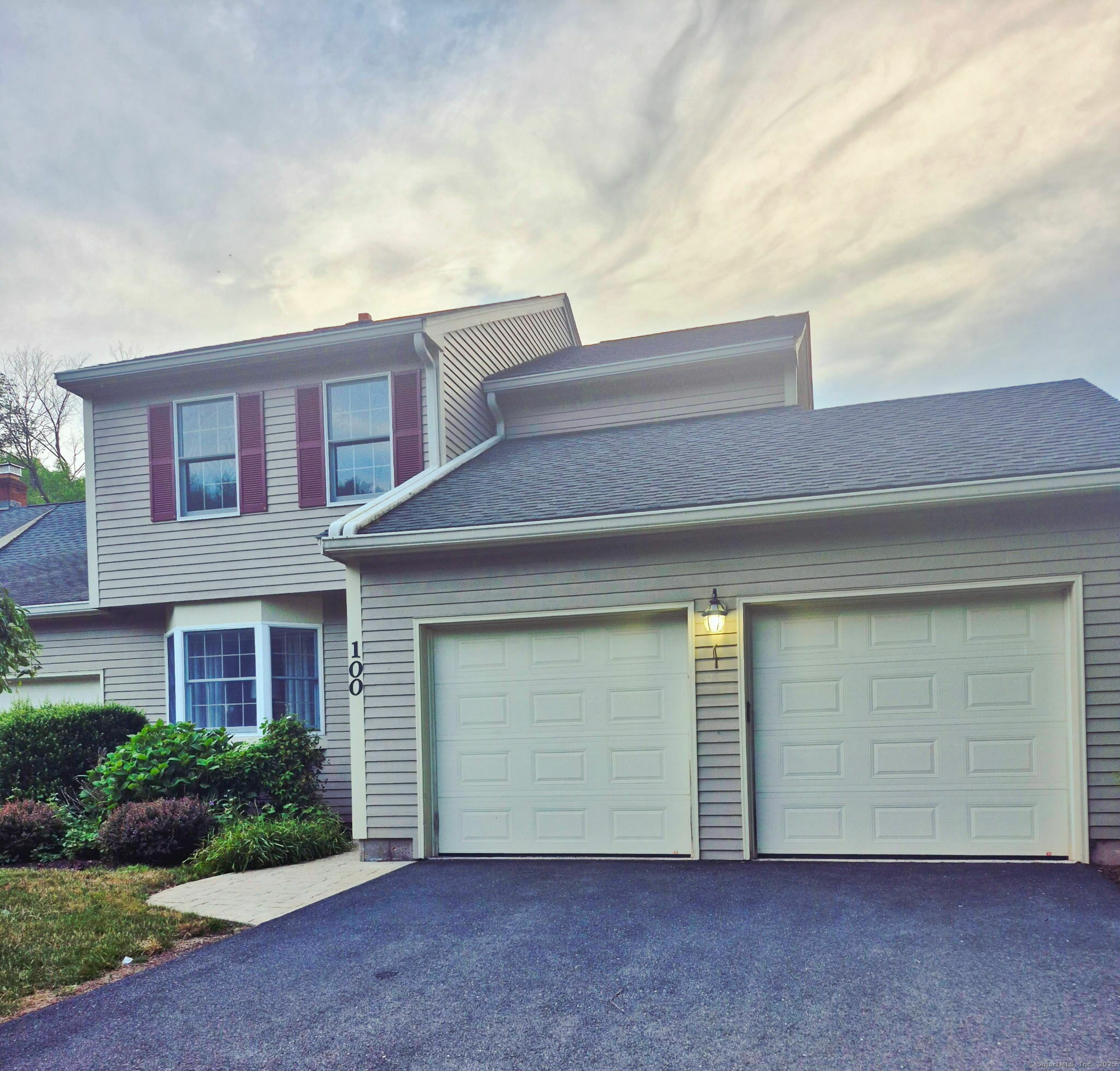 Property Photo: 100 Chandler CT 06095