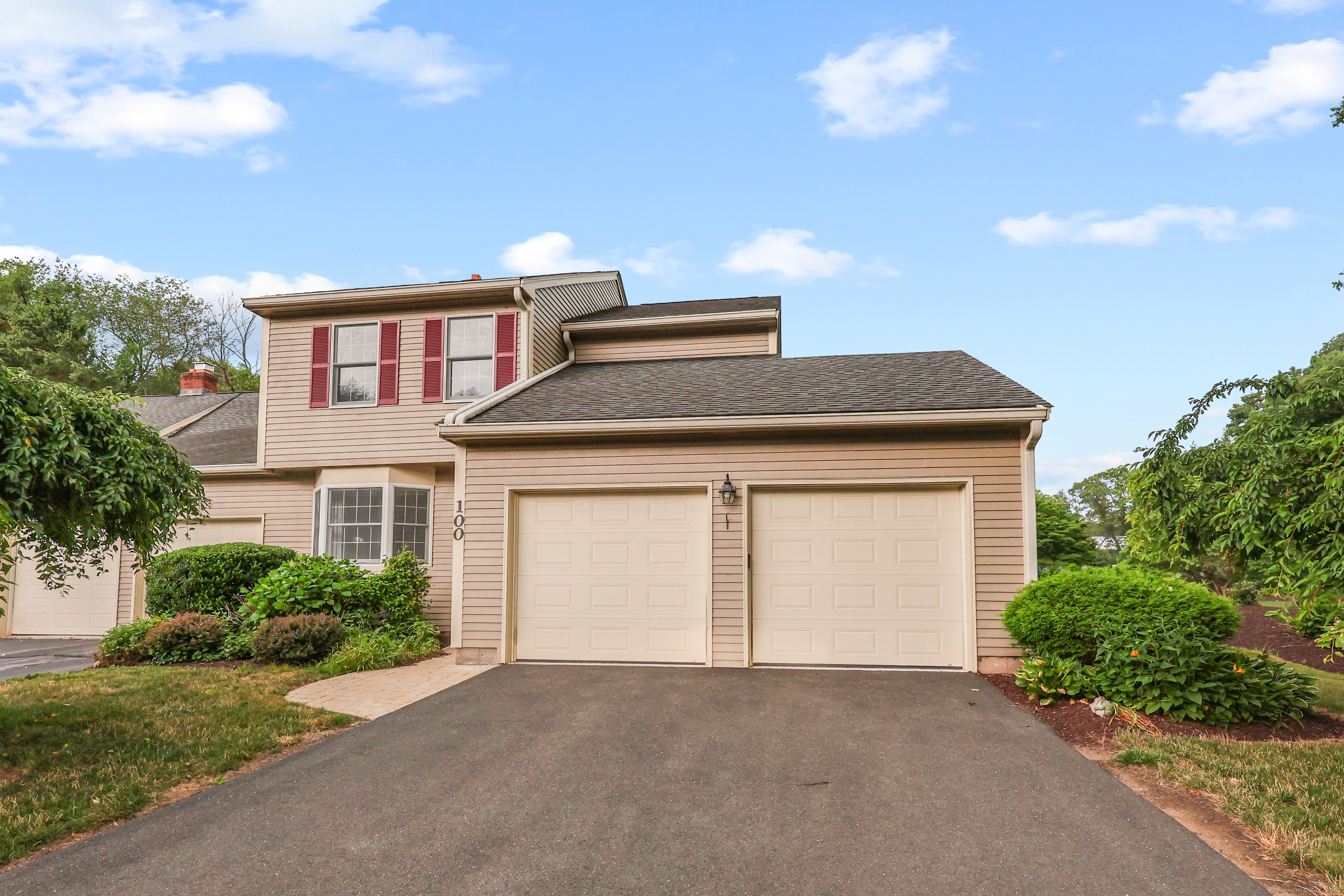 Property Photo: 100 Chandler CT 06095