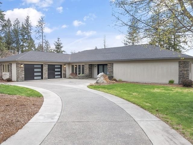 Property Photo: 1518 W Fairway Dr WA 99218