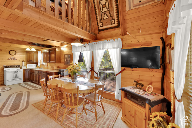 Property Photo: 1400 N Ash Ln W UT 84049