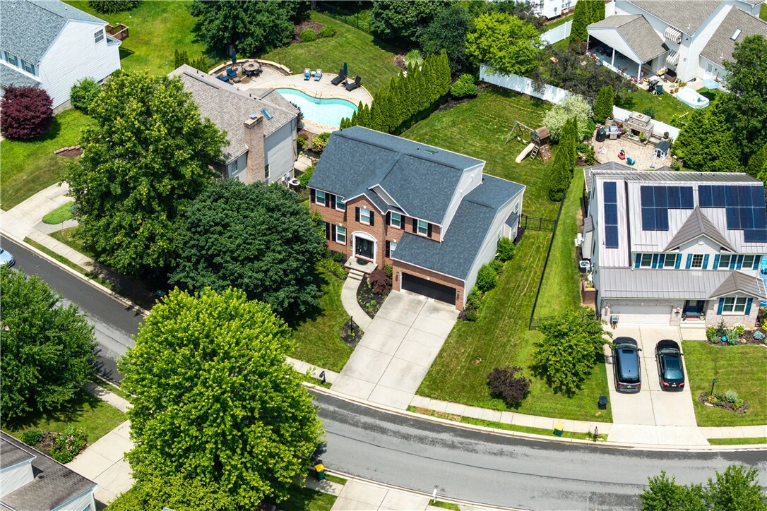 Property Photo: 1614 Norman Drive PA 15143