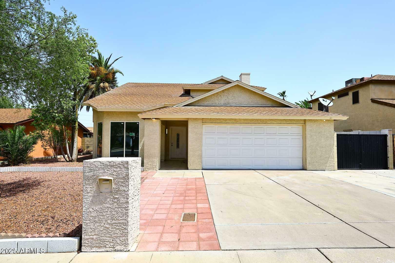 5320 W Desert Hills Drive  Glendale AZ 85304 photo