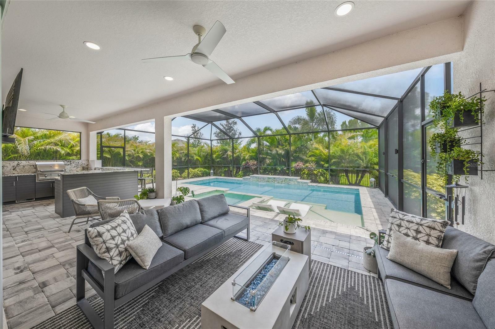 Property Photo: 11422 Apple Tree Circle FL 34211