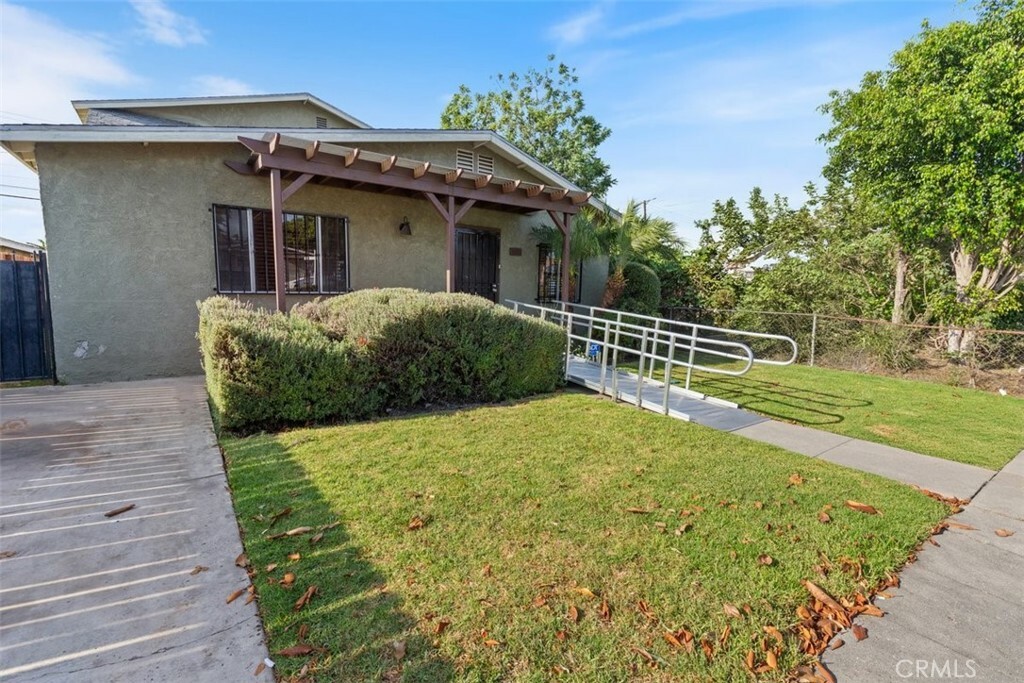 Property Photo: 347 E 97th St CA 90003