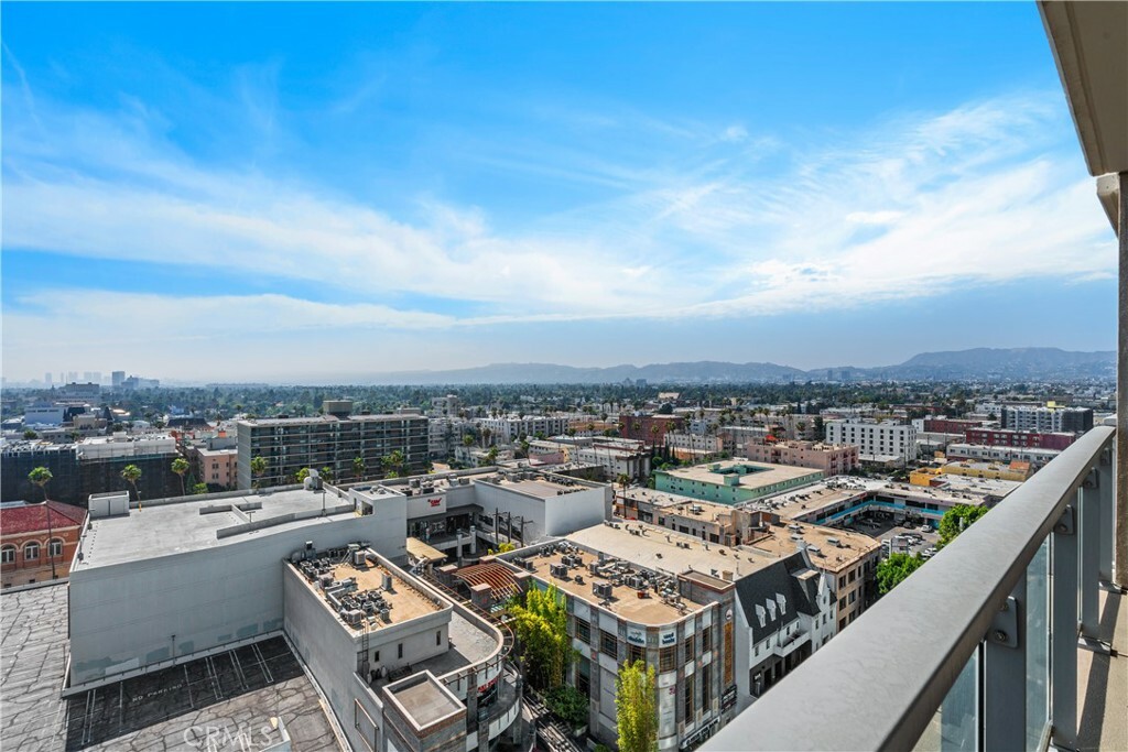 Property Photo: 3785 Wilshire Boulevard 1605 CA 90010
