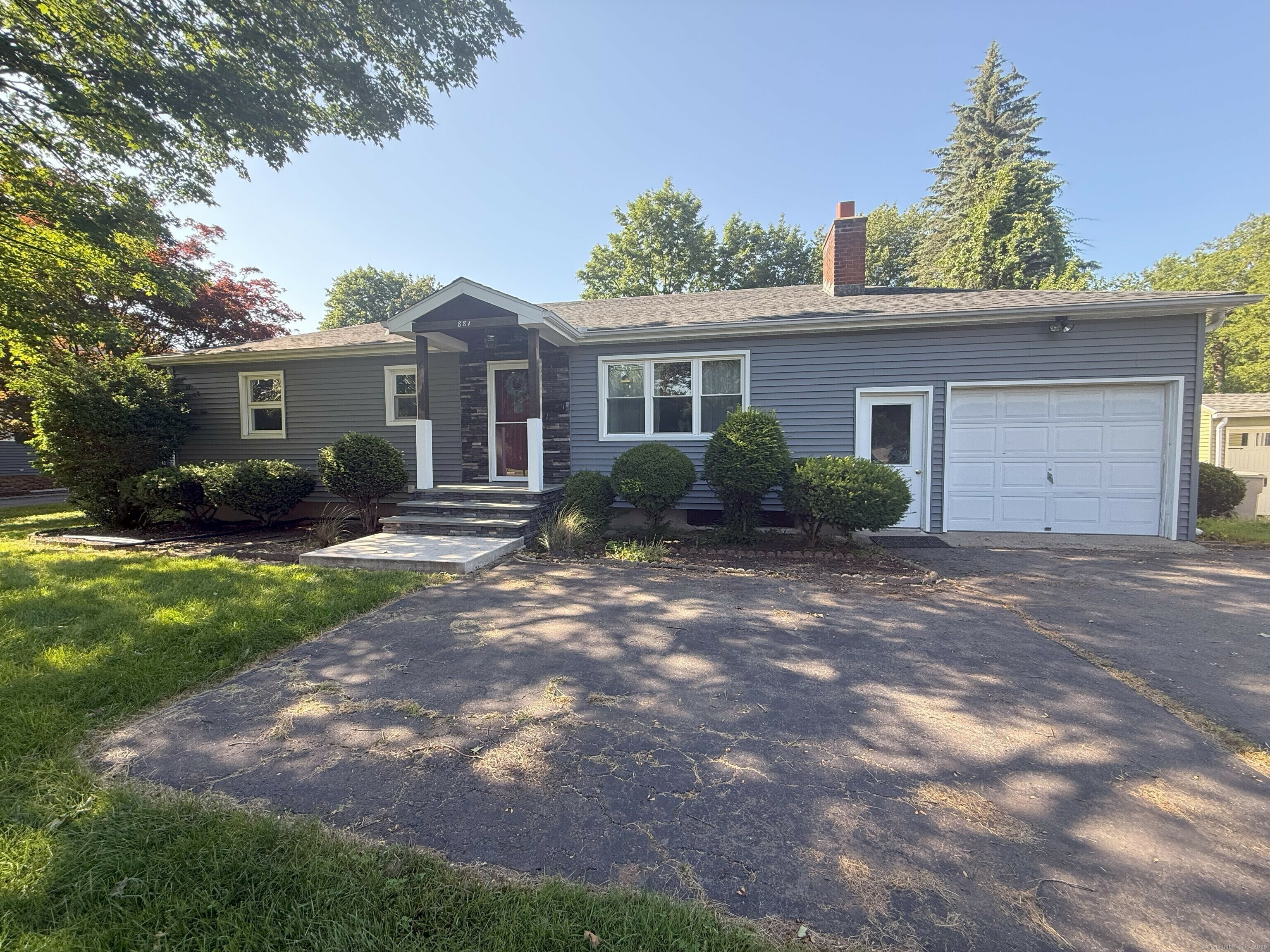 881 Pine Street  Bristol CT 06010 photo