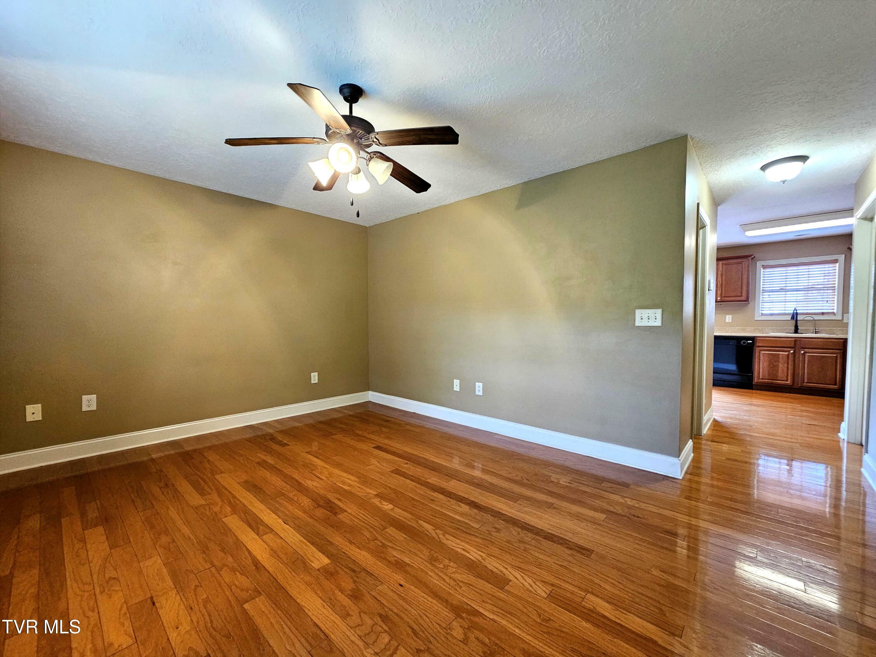 Property Photo: 536 Grays Pointe Court TN 37615