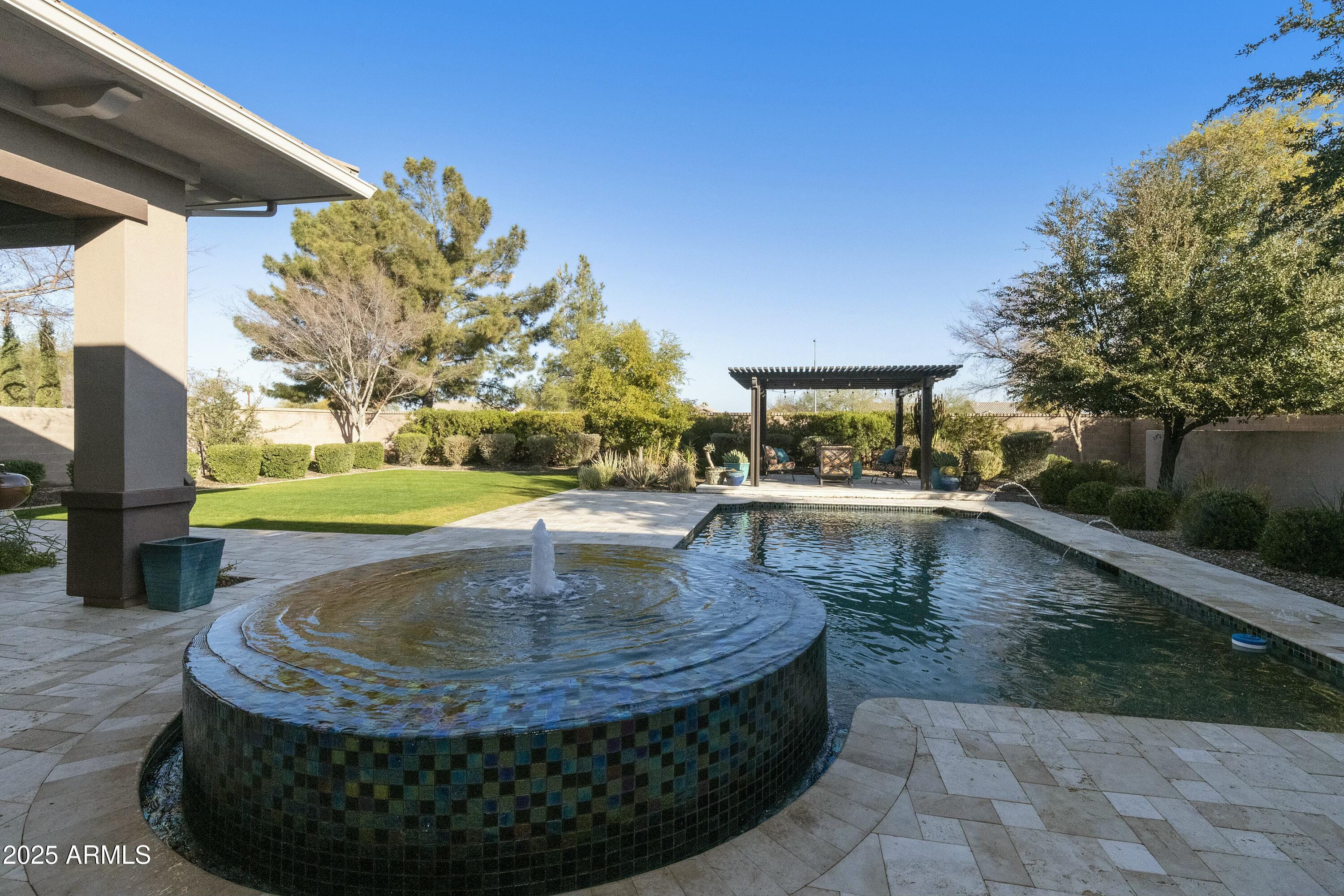 Property Photo: 350 W Yellowstone Way AZ 85248