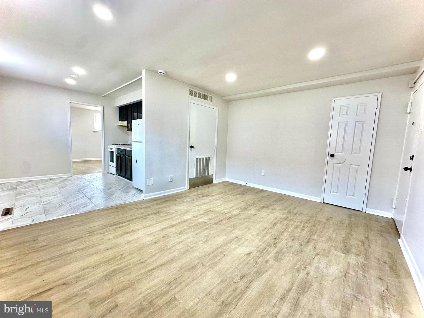 Property Photo:  4411 Sheffield Avenue 4411-2  PA 19136 
