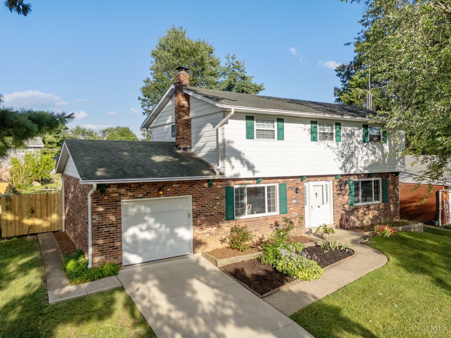 Property Photo: 1624 Pinebluff Lane OH 45255