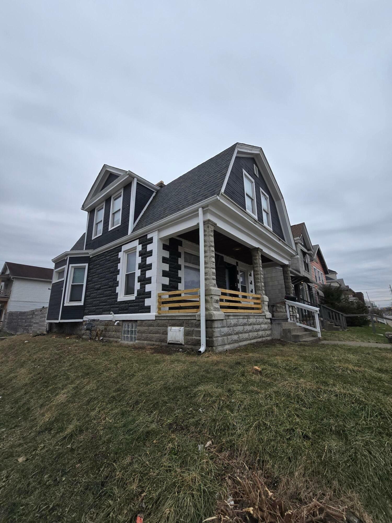 Property Photo: 1035 Sullivant Avenue OH 43223
