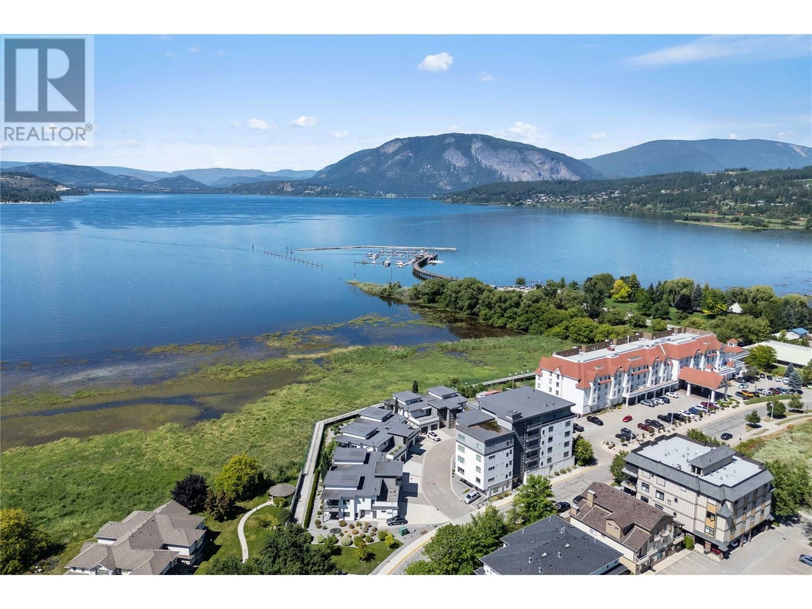 Property Photo: 121 Harbourfront Drive Northeast 3 BC V1E 2T3