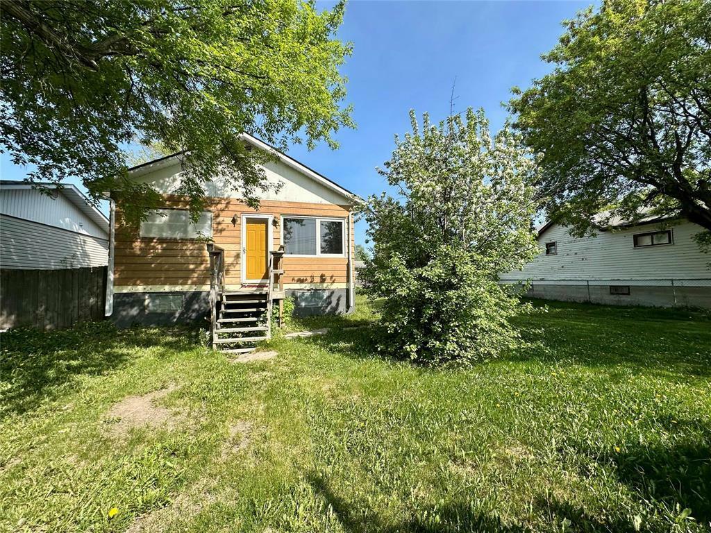Property Photo:  649 Bignell Avenue  MB R9A 1K2 