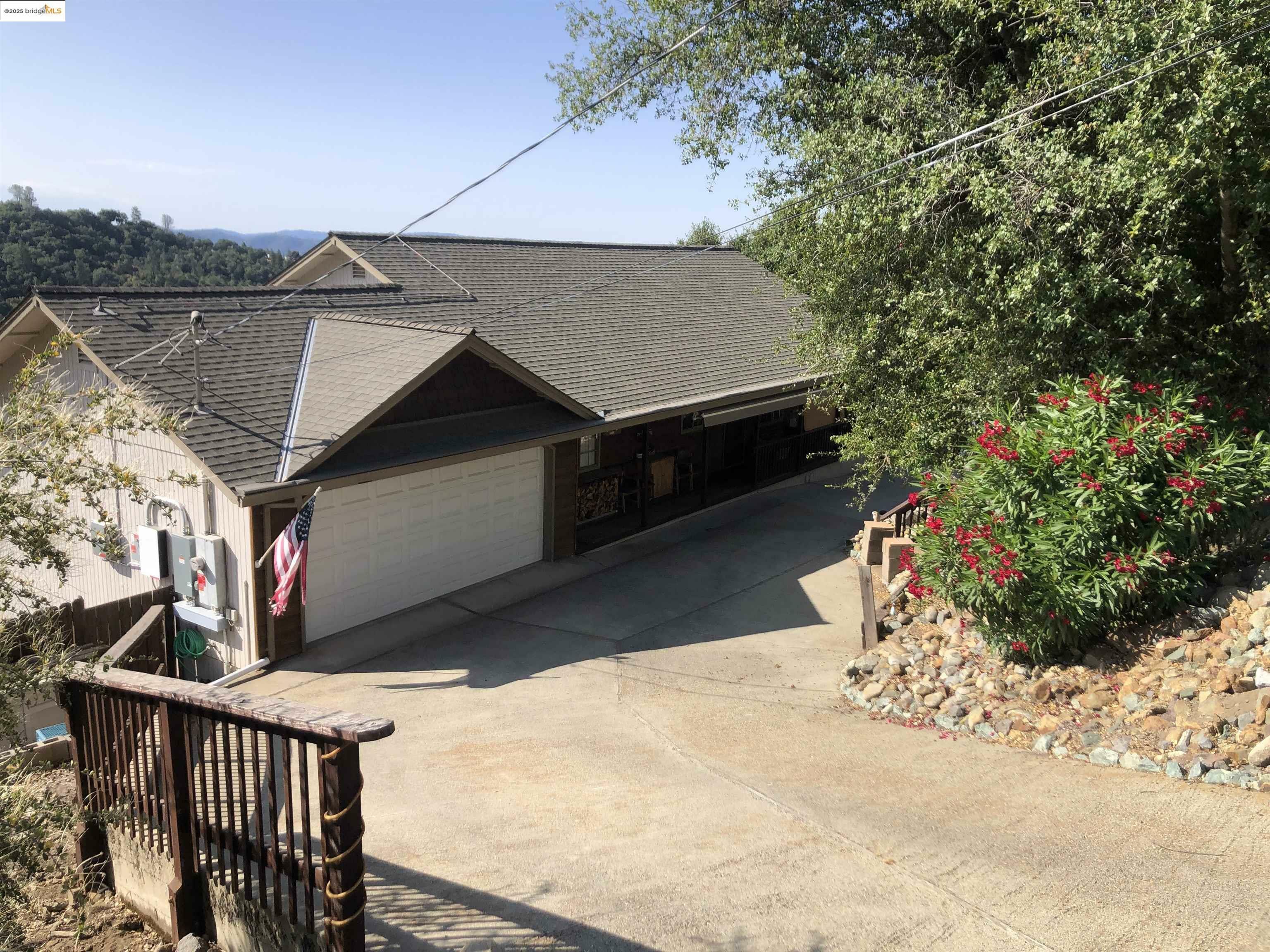 21239 Pokie Dr.  Soulsbyville CA 95372 photo
