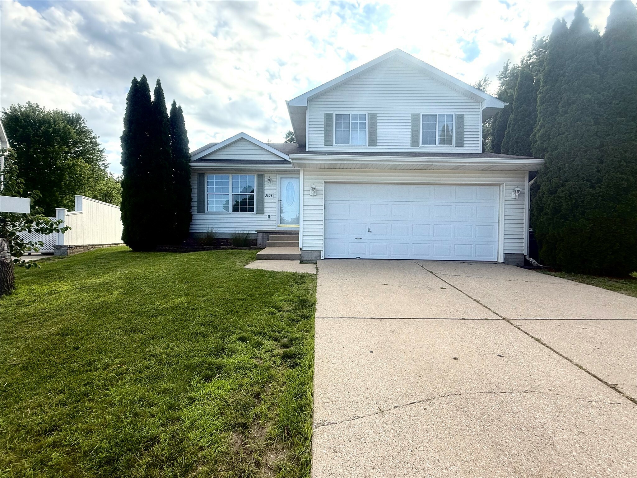 Property Photo:  2825 SW Tradition Circle  IA 50023 