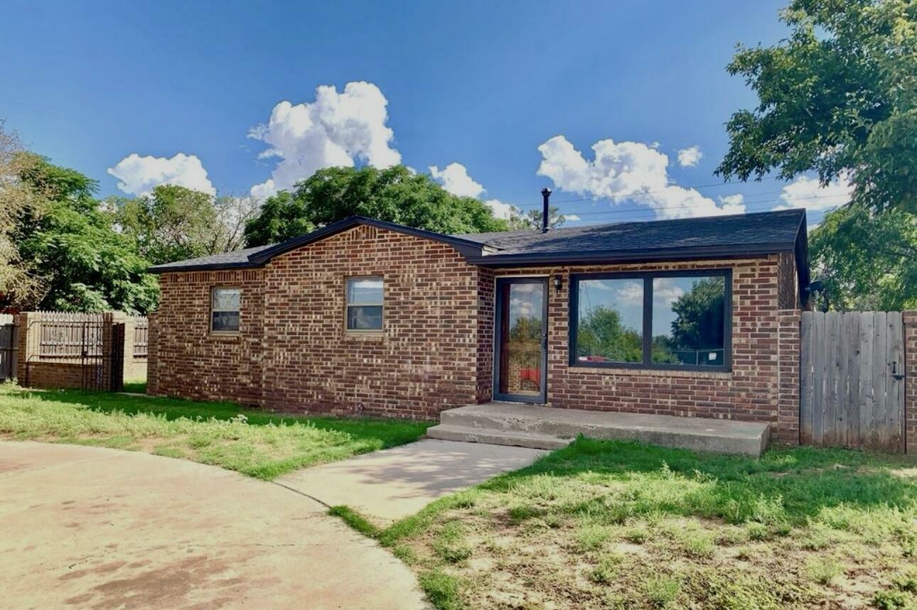 Property Photo: 319 76th Street TX 79404