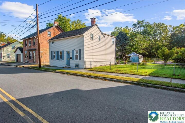 Property Photo:  533 Main Street  PA 18017 