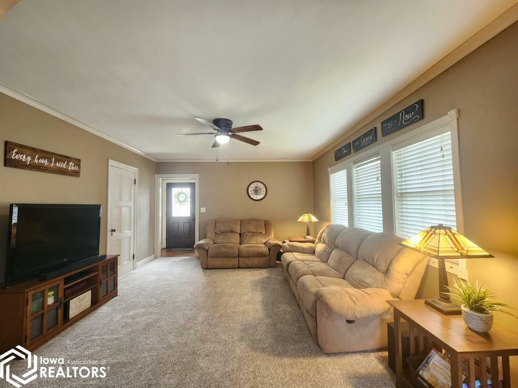 Property Photo: 1306 N Rhode Island Avenue IA 50401