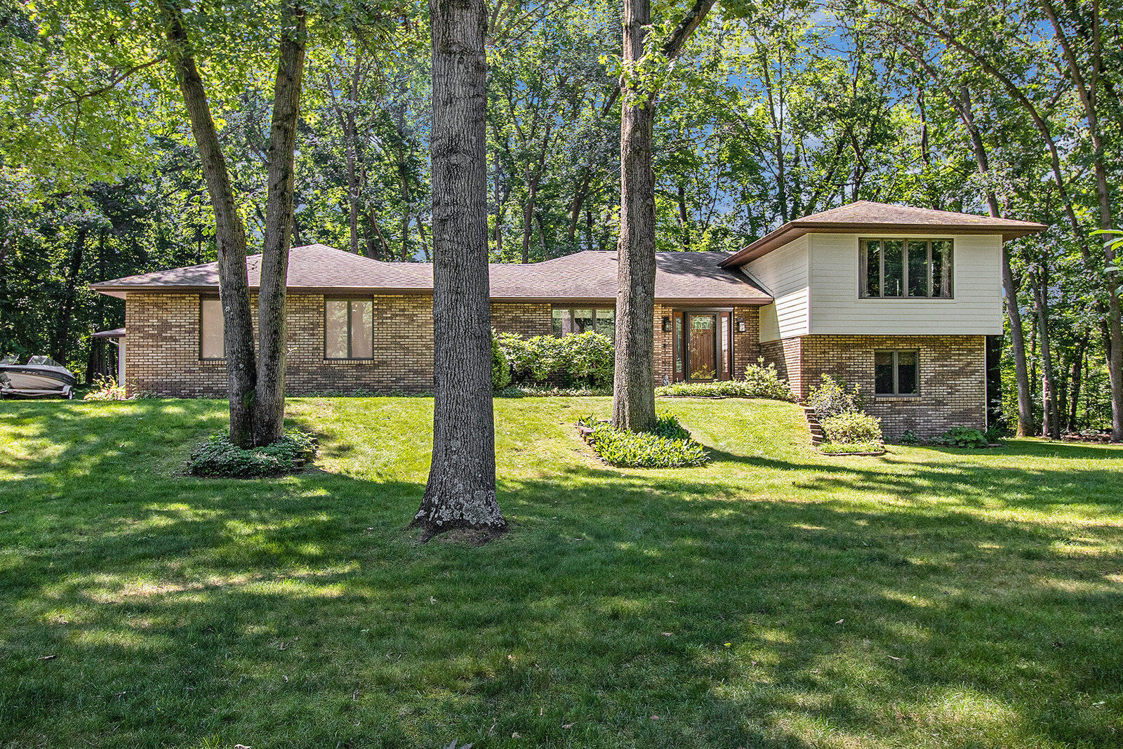 Property Photo:  15495 Shady Lane  MI 49093 