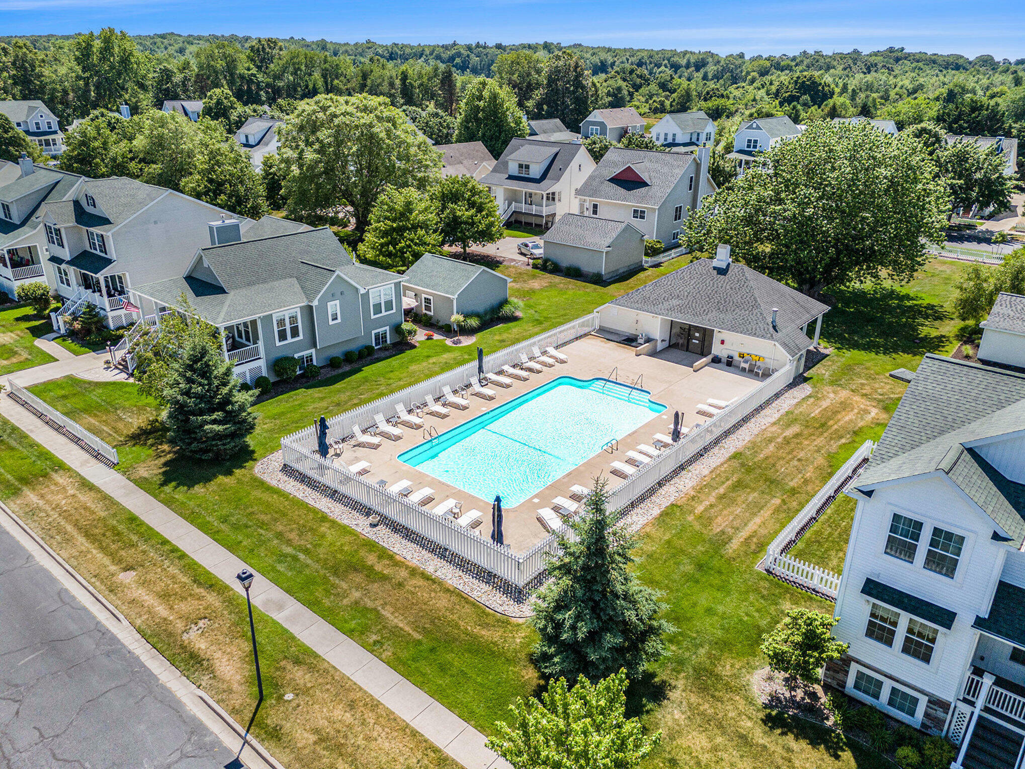 Property Photo: 424 Summer Grove Drive MI 49406