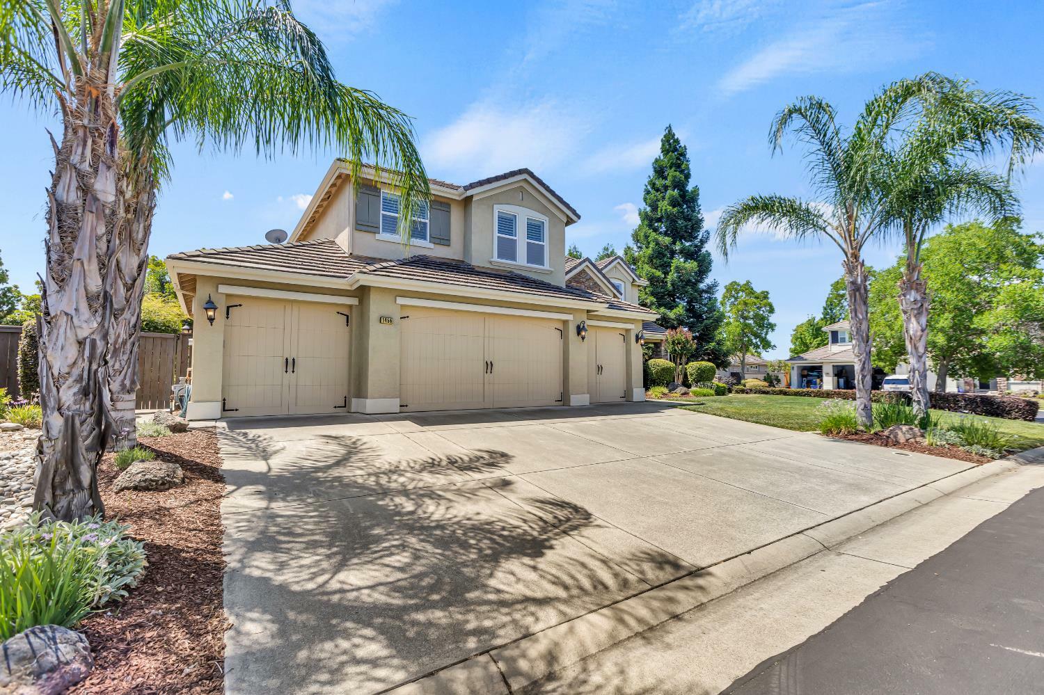 Property Photo: 1456 Oak Hill Way CA 95661