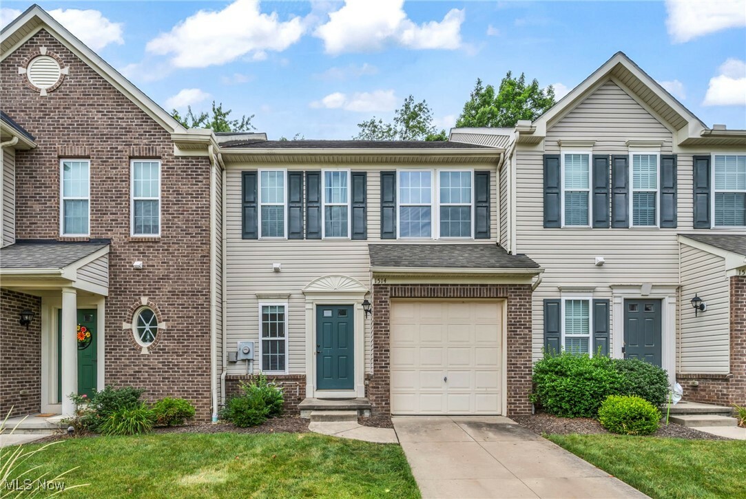 Property Photo: 1514 Wellingshire Circle OH 44221