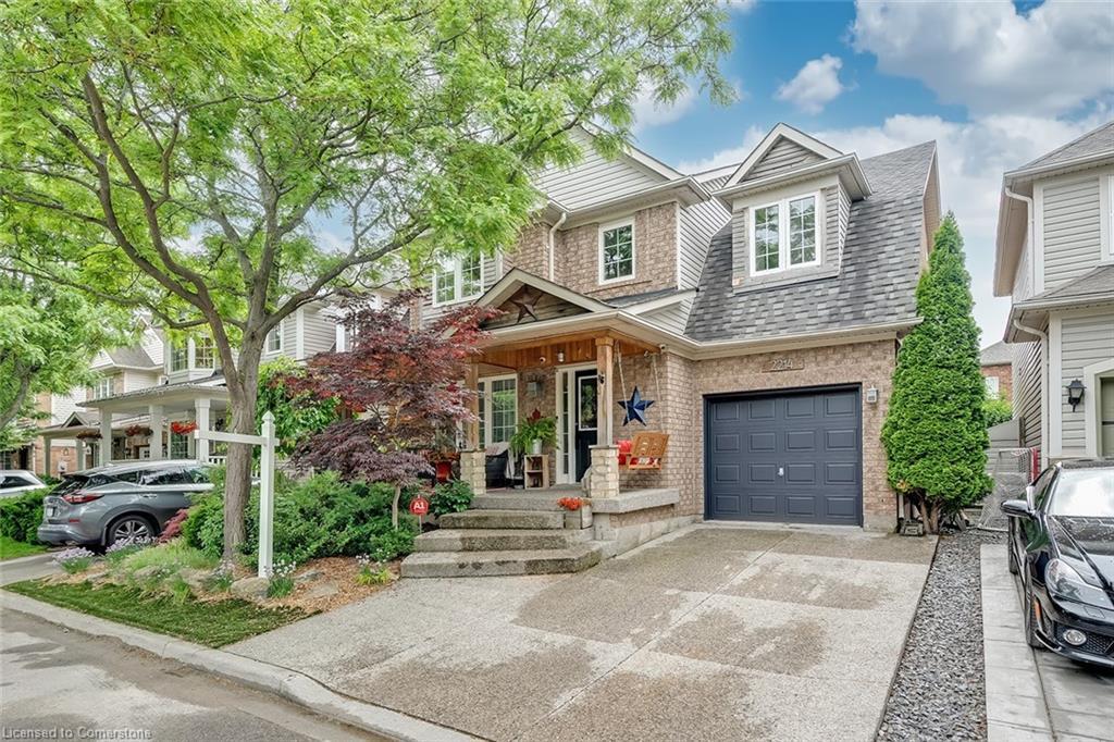 Photo de la propriété: 2214 Kenneth Crescent ON L7L 6V7